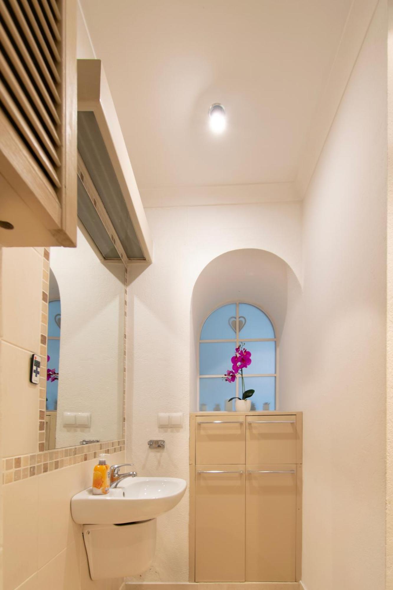 Stylish 2 Bedroom Apartment Morsztynowska Street クラクフ エクステリア 写真